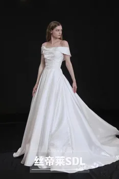 Най-новото красиво Плиссированное Блестящо атласное бяла сватбена рокля с открити рамене T005